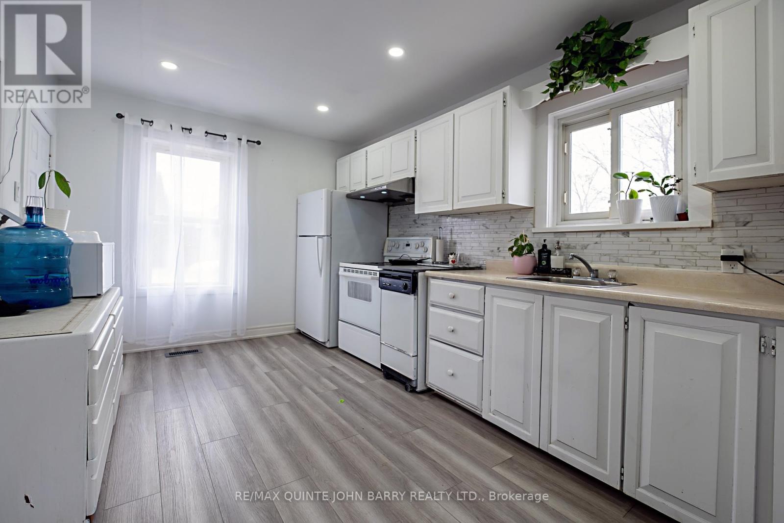 115 DUFFERIN AVENUE - 15