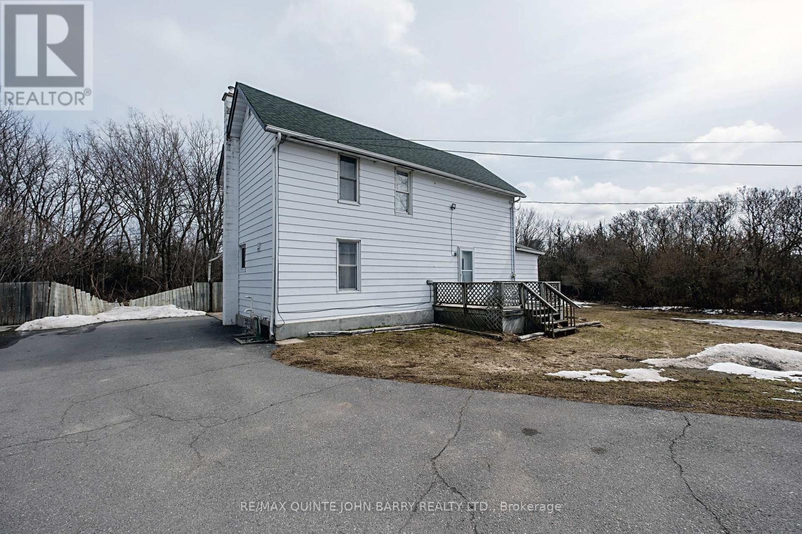 115 DUFFERIN AVENUE - 2