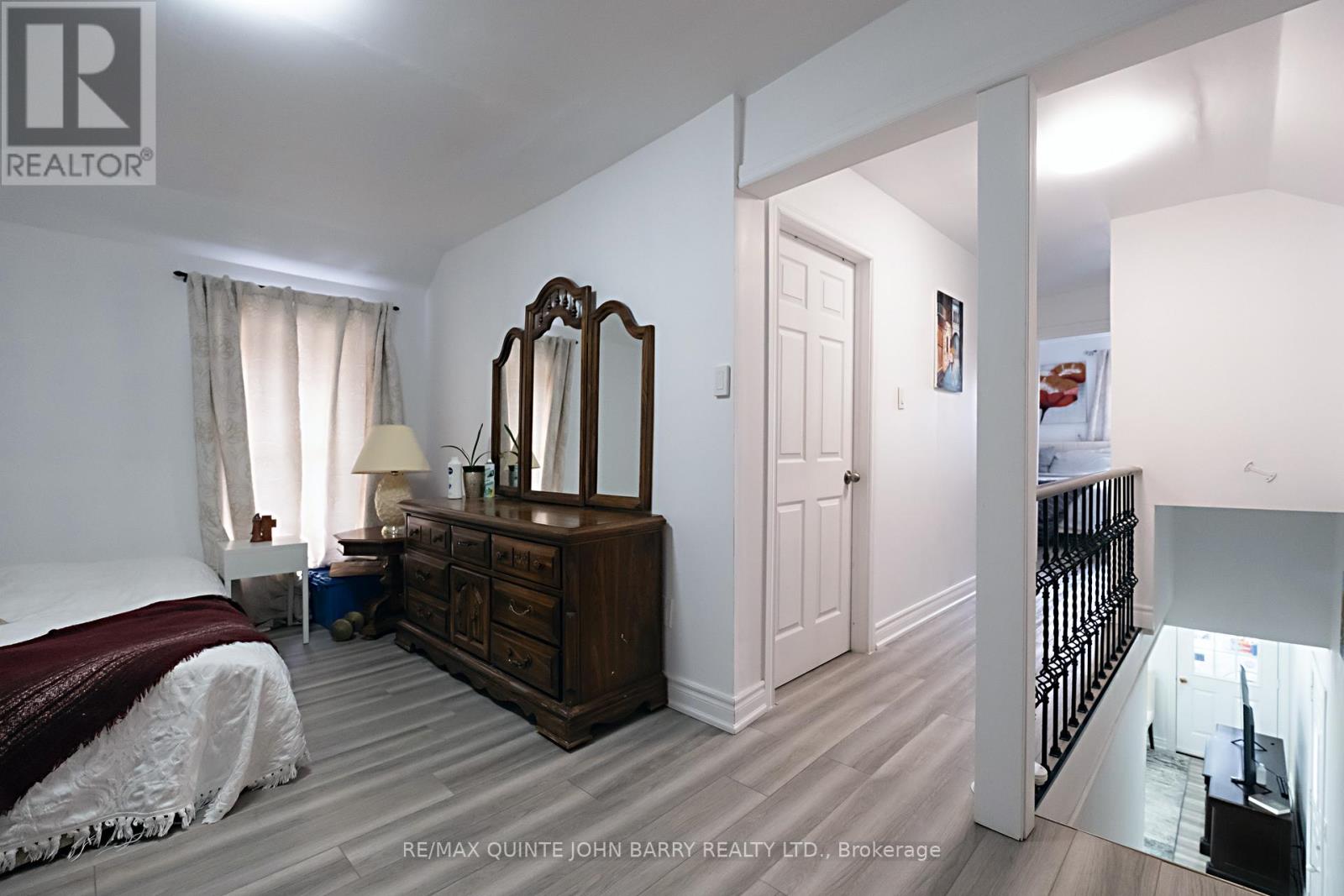 115 DUFFERIN AVENUE - 22