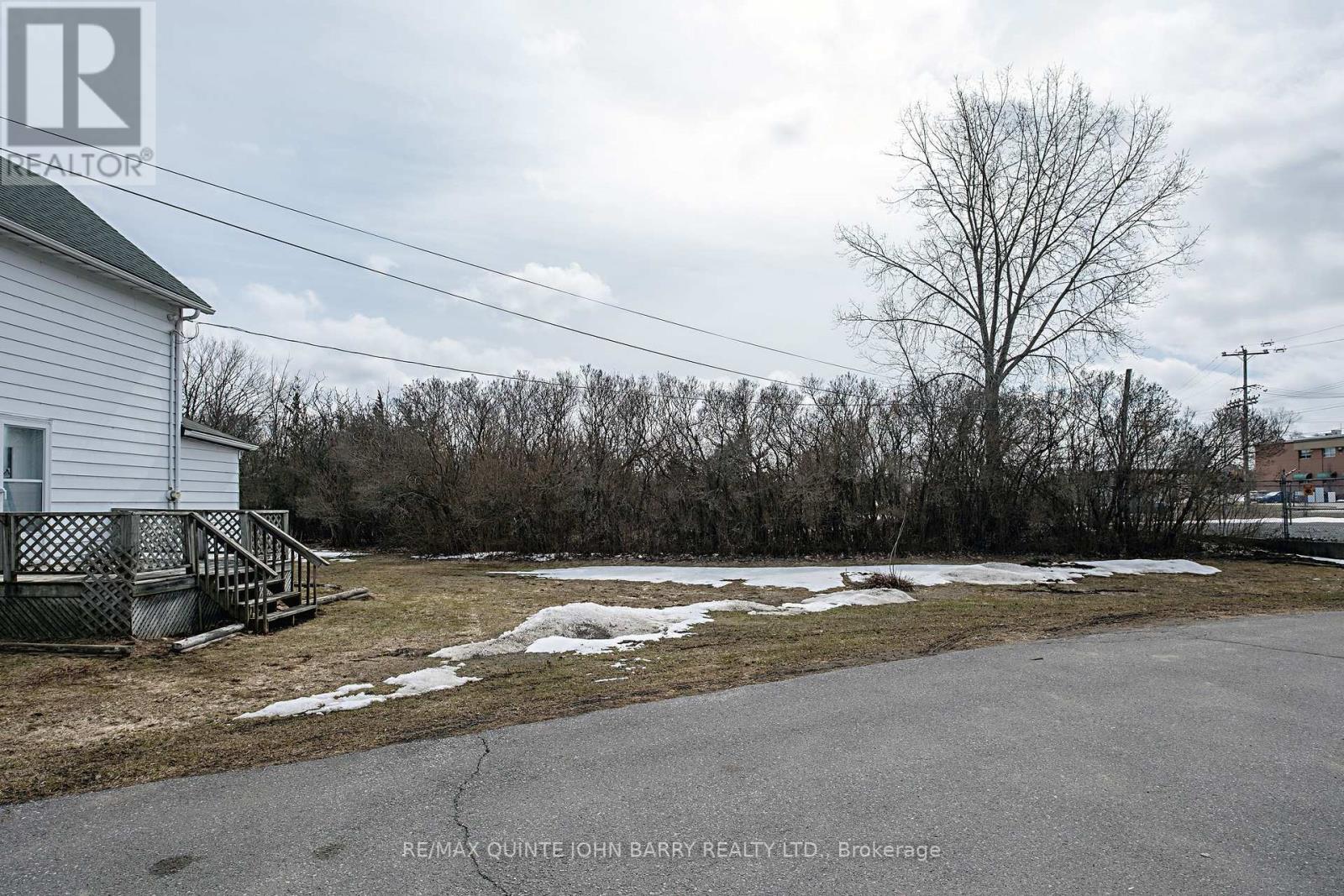 115 DUFFERIN AVENUE - 4