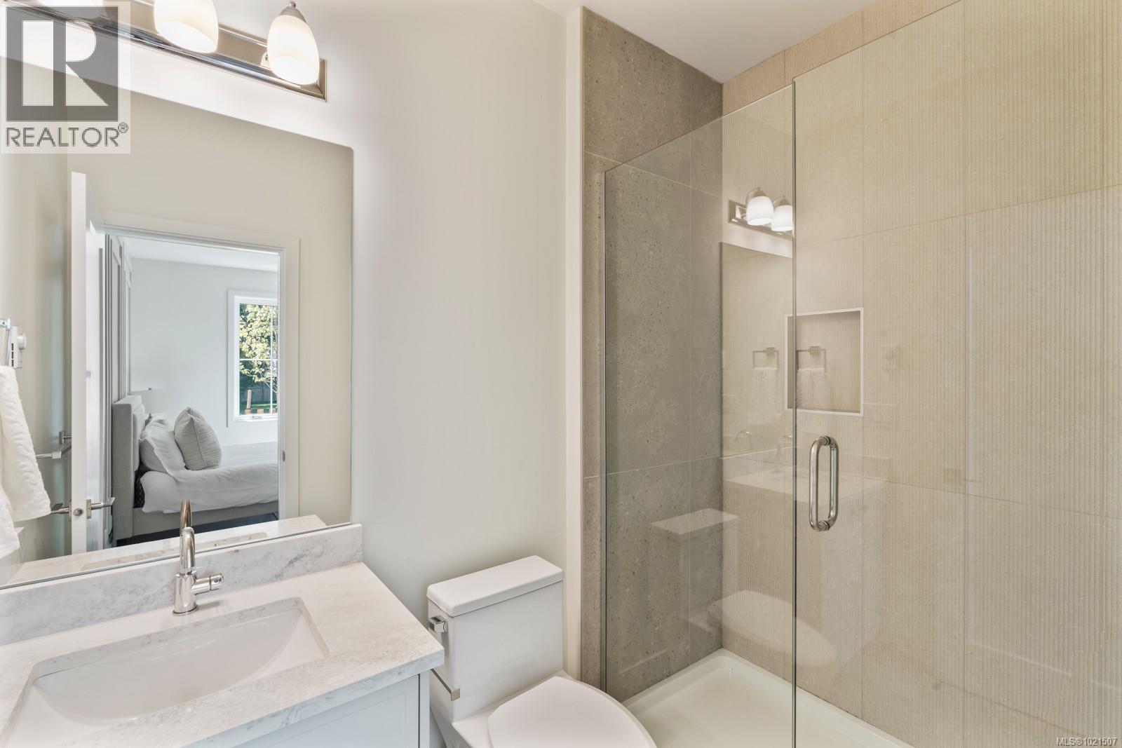 #102 2770 VANTILBURG CRES - 19