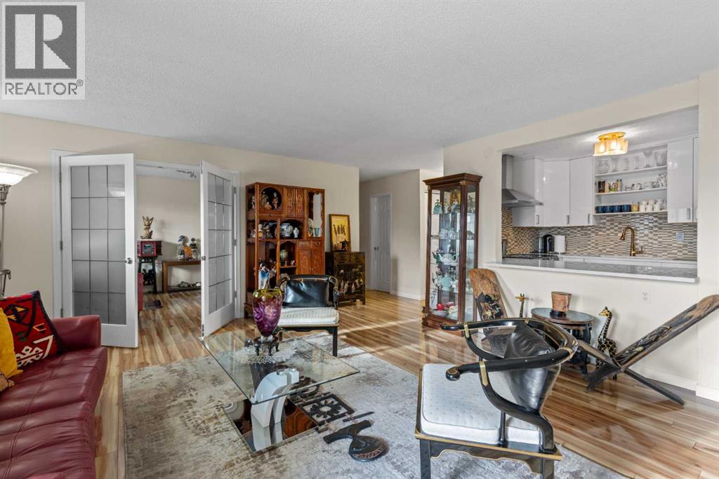 Single Family House for Sale in    Avenue SW Mission Calgary 