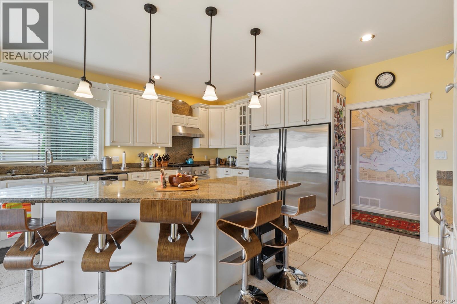  7012 Island View Place, Central Saanich