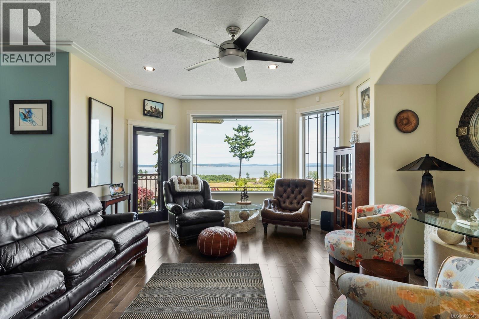  7012 Island View Place, Central Saanich