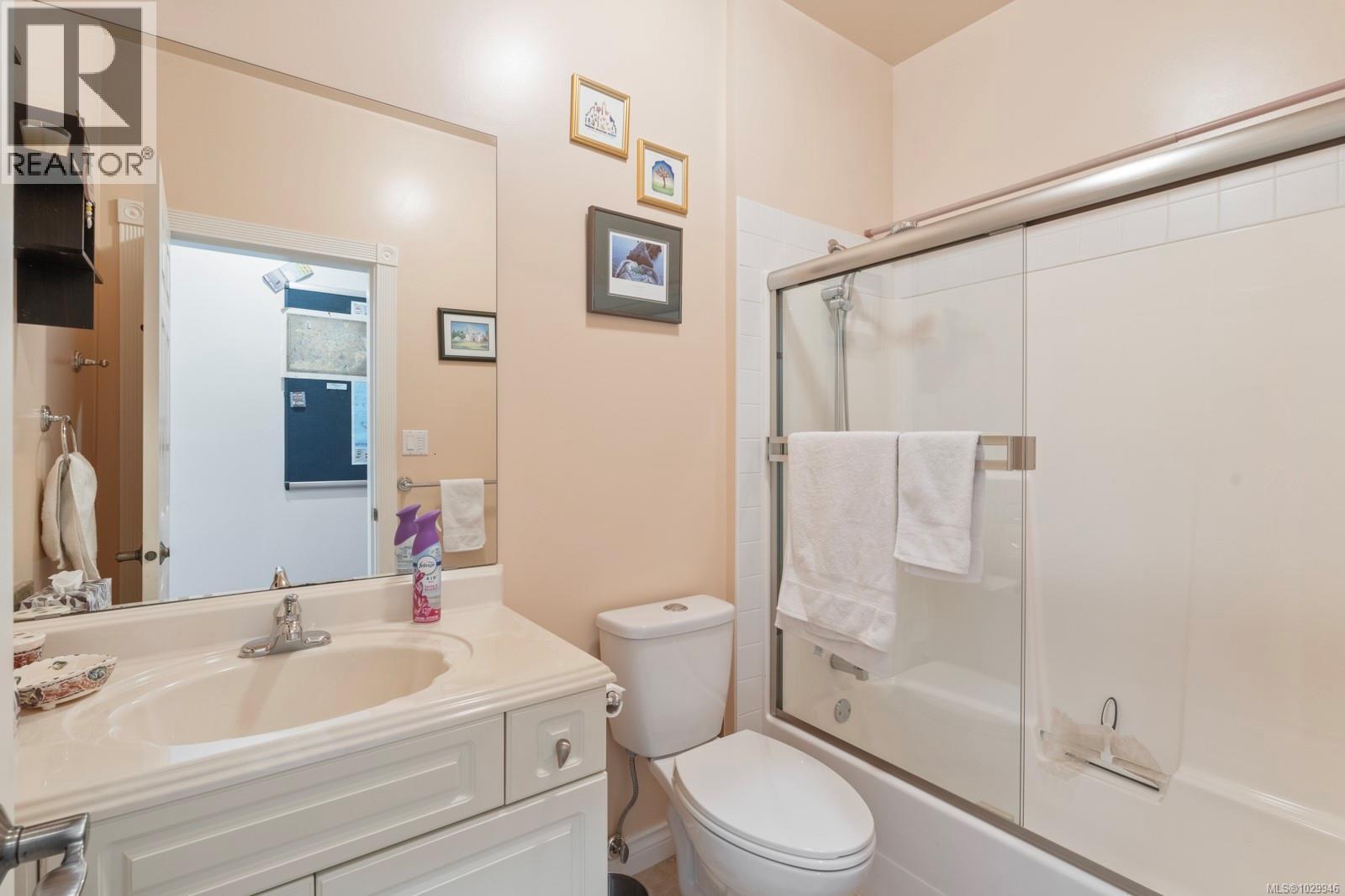  7012 Island View Place, Central Saanich