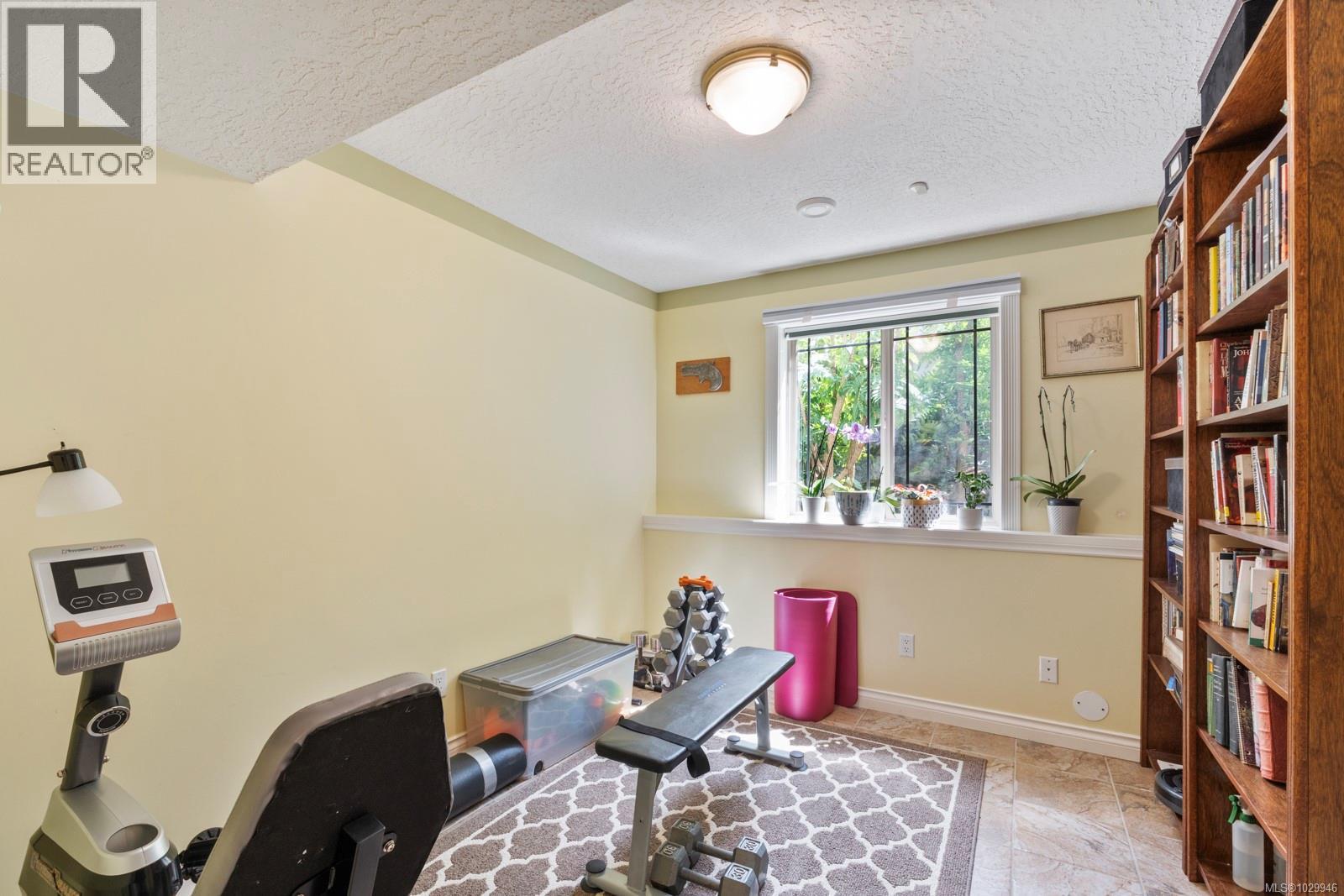  7012 Island View Place, Central Saanich