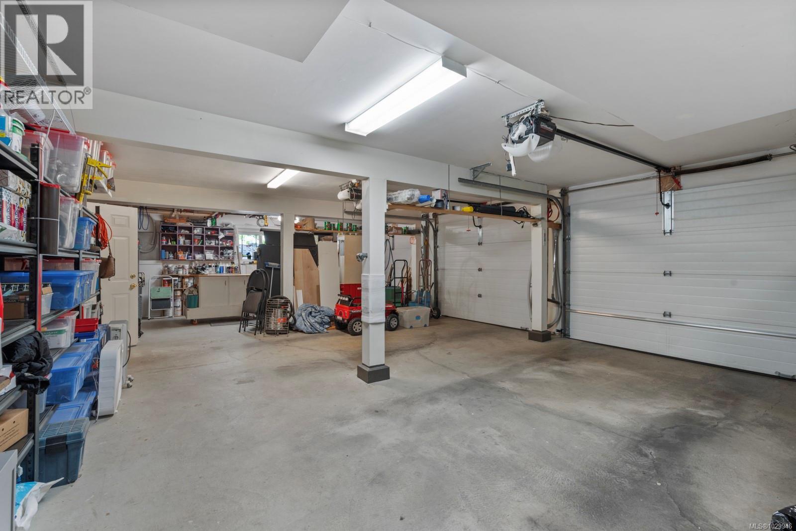  7012 Island View Place, Central Saanich