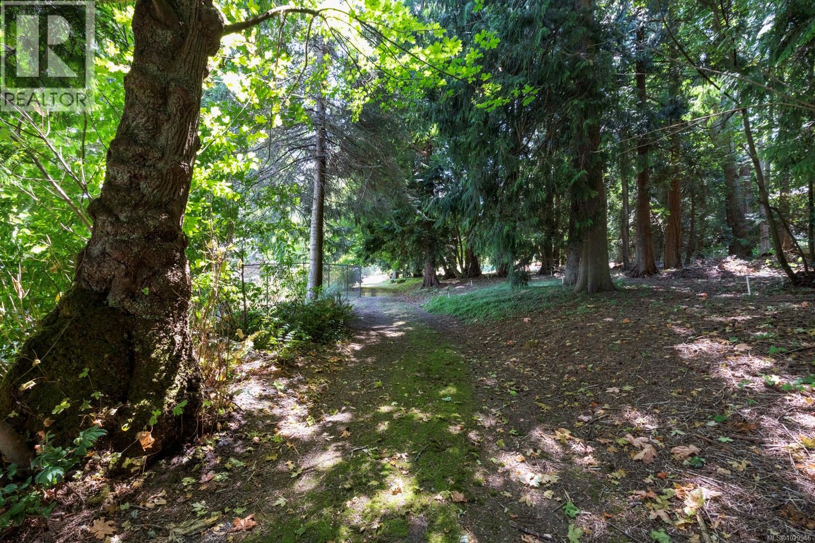  7012 Island View Place, Central Saanich