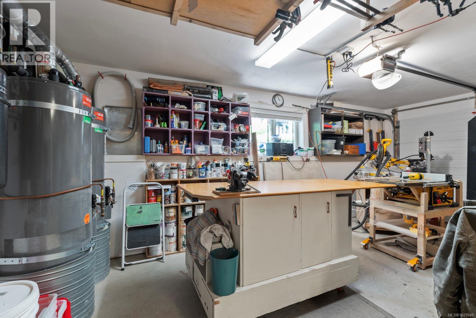  7012 Island View Place, Central Saanich