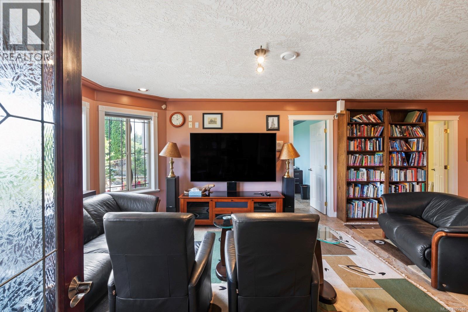  7012 Island View Place, Central Saanich