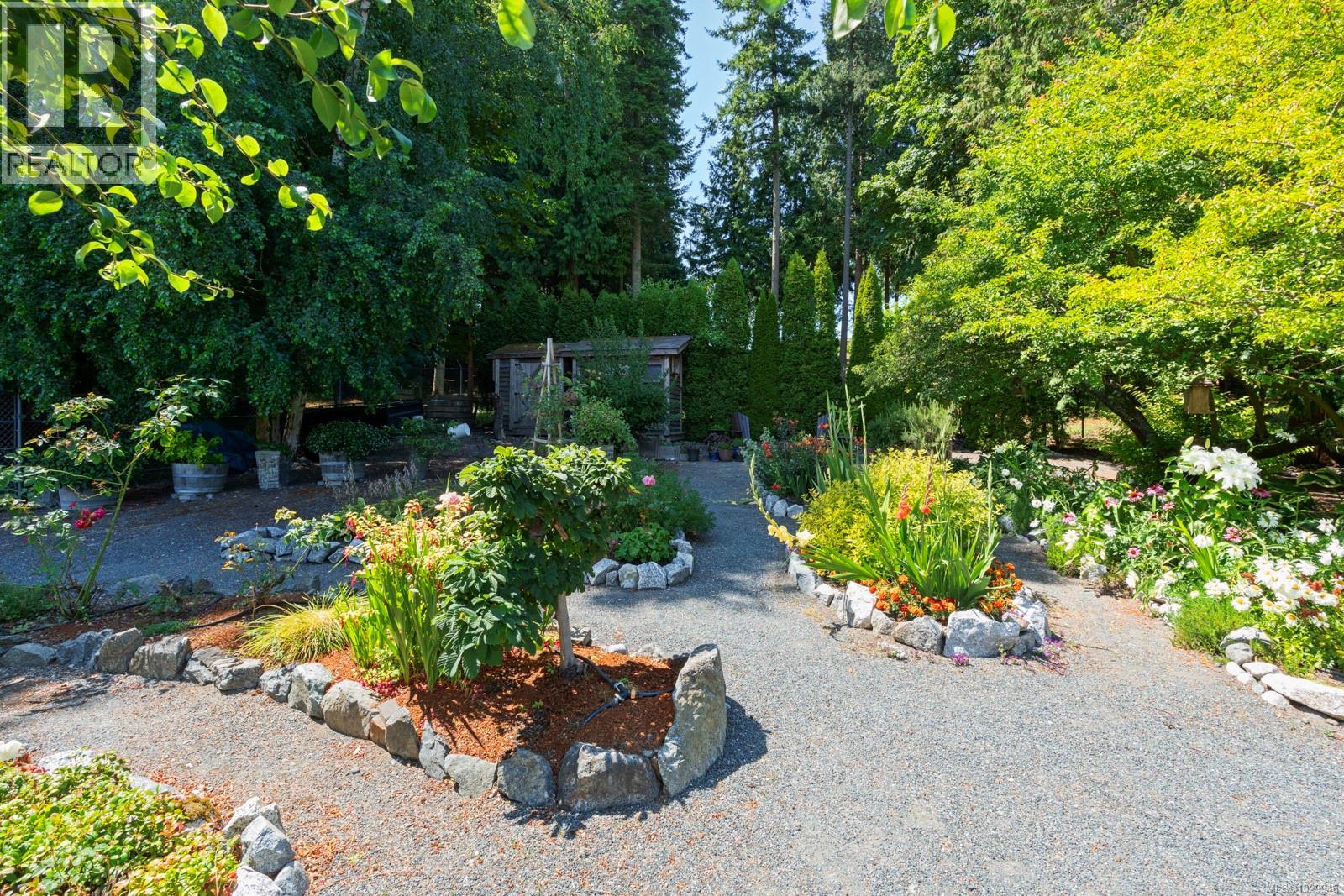  7012 Island View Place, Central Saanich