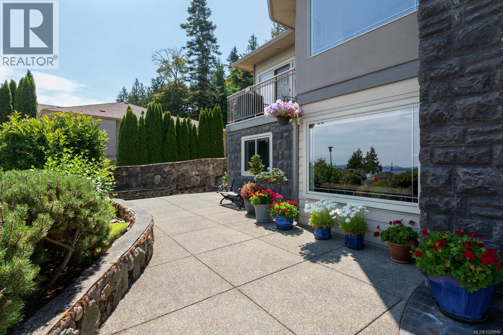  7012 Island View Place, Central Saanich