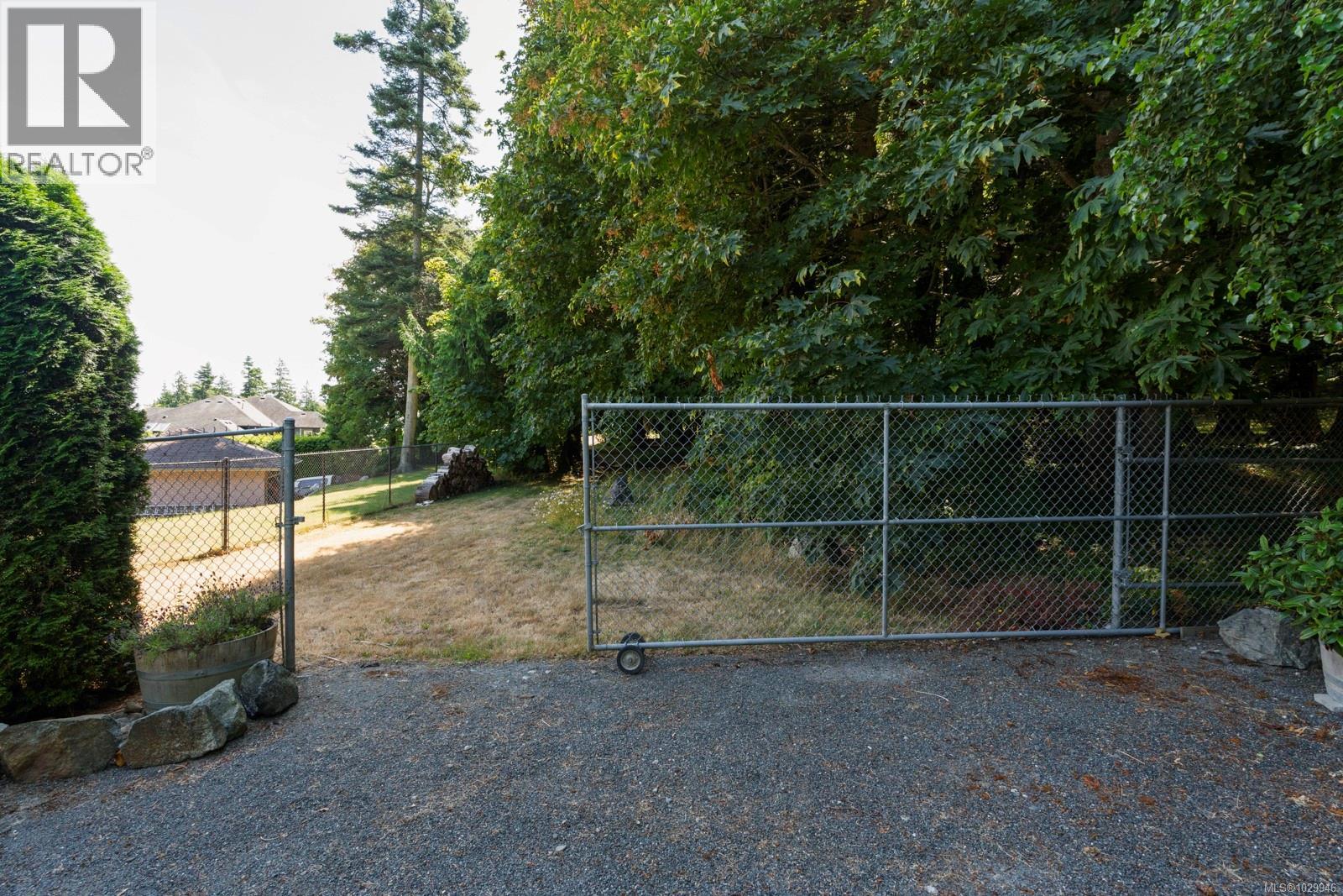  7012 Island View Place, Central Saanich