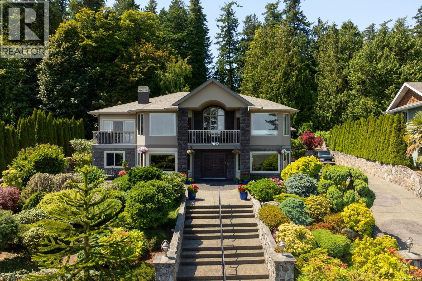  7012 Island View Place, Central Saanich