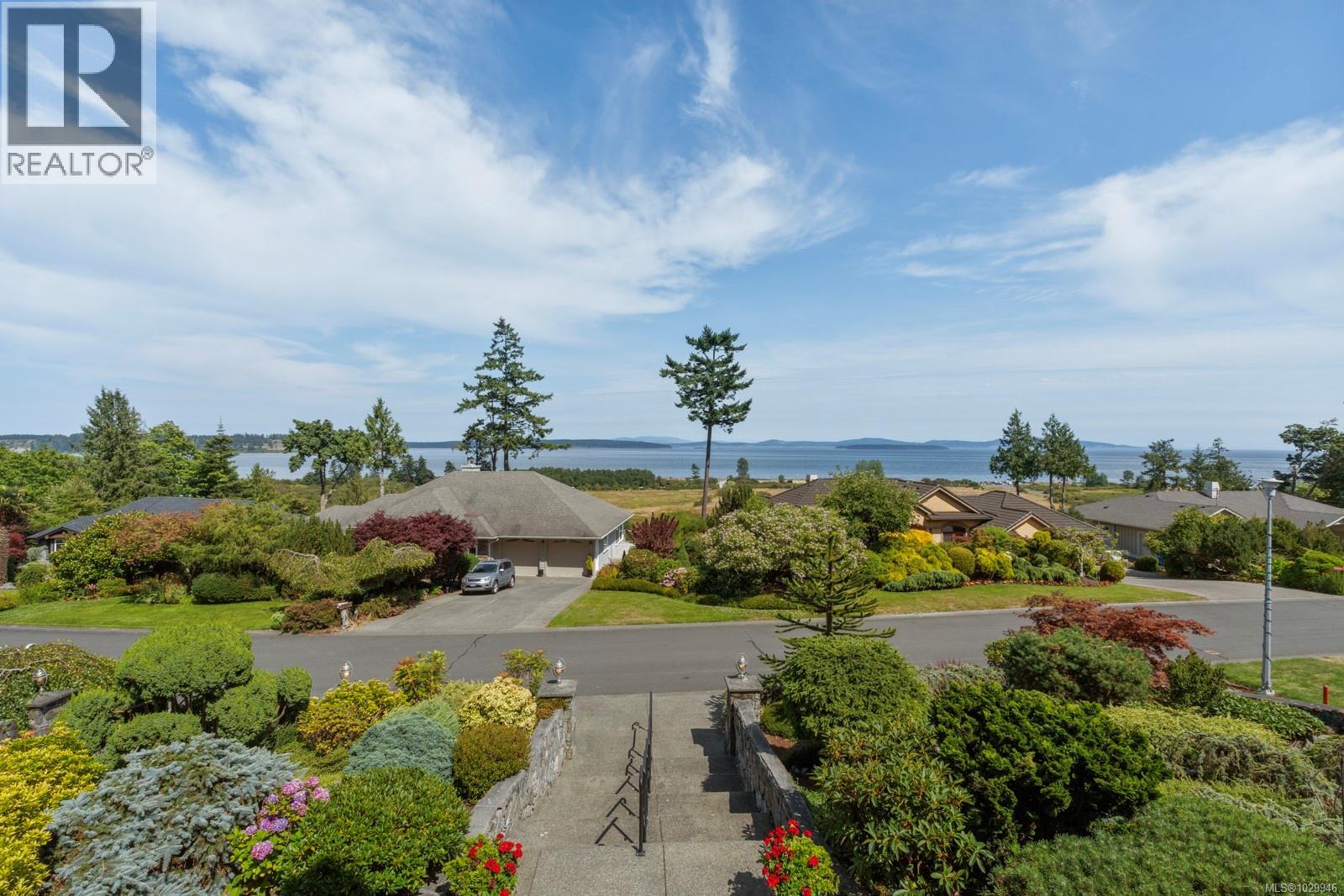  7012 Island View Place, Central Saanich