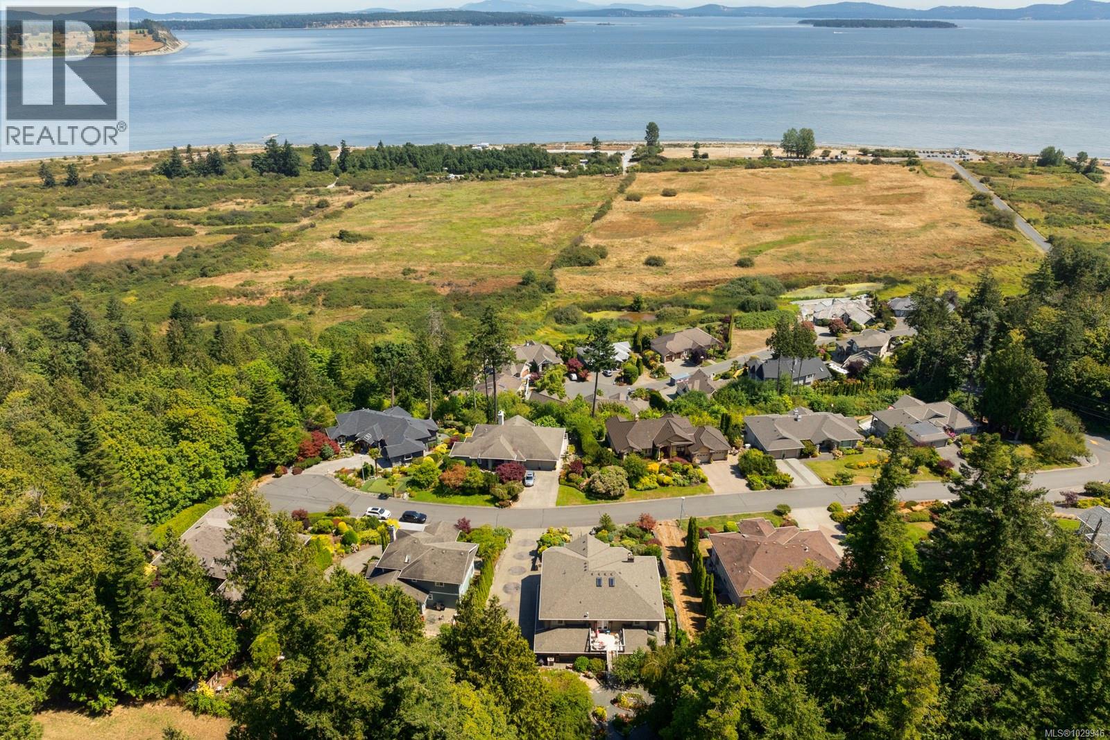  7012 Island View Place, Central Saanich