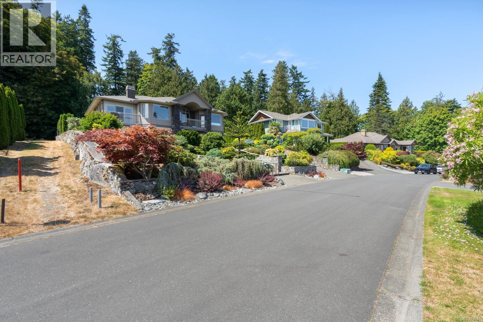  7012 Island View Place, Central Saanich