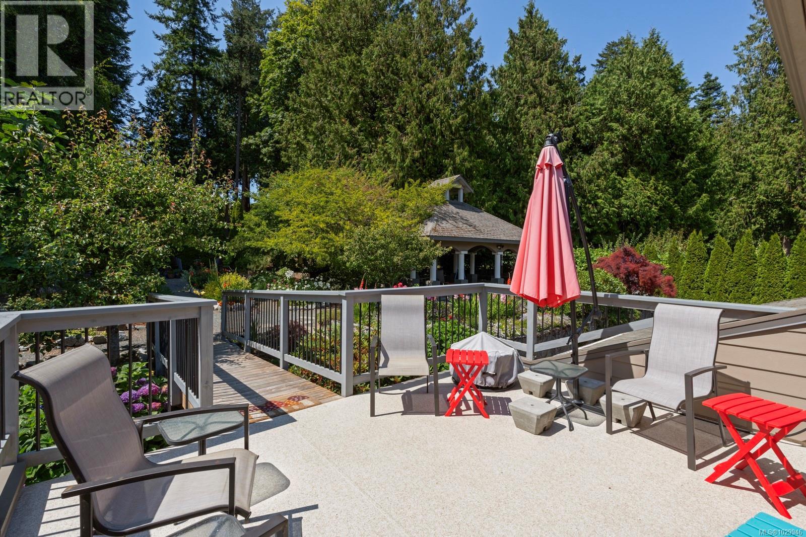  7012 Island View Place, Central Saanich