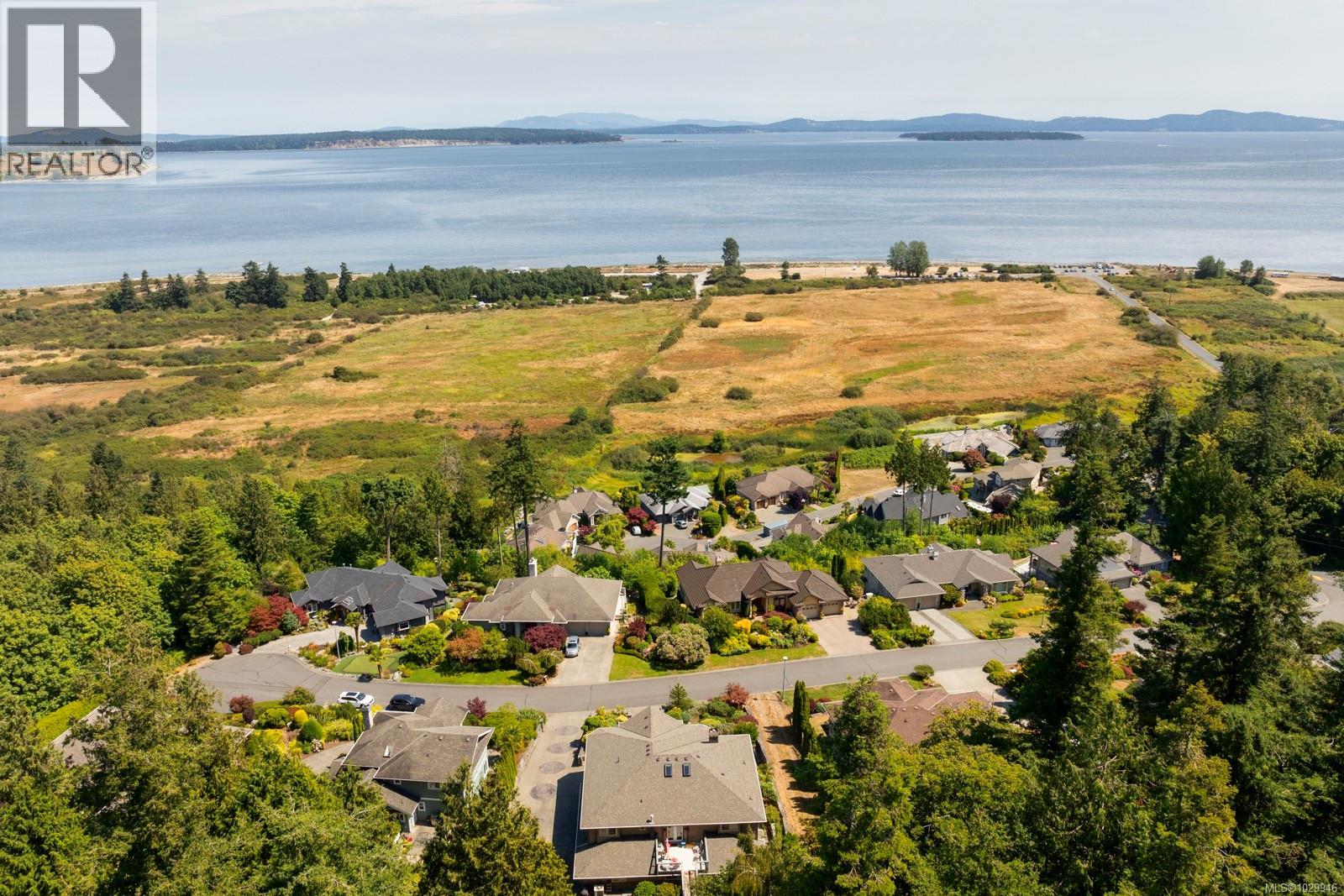  7012 Island View Place, Central Saanich