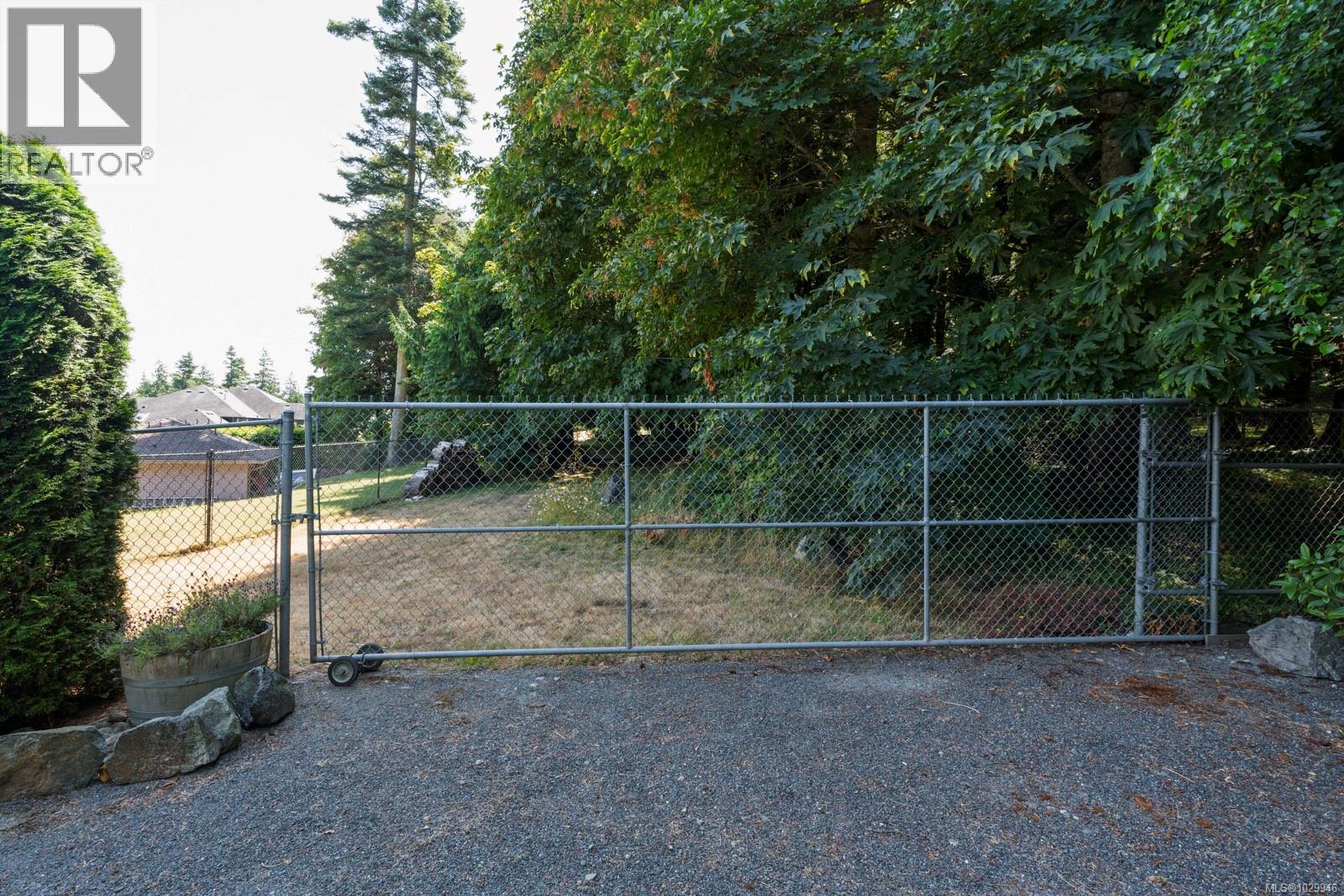  7012 Island View Place, Central Saanich