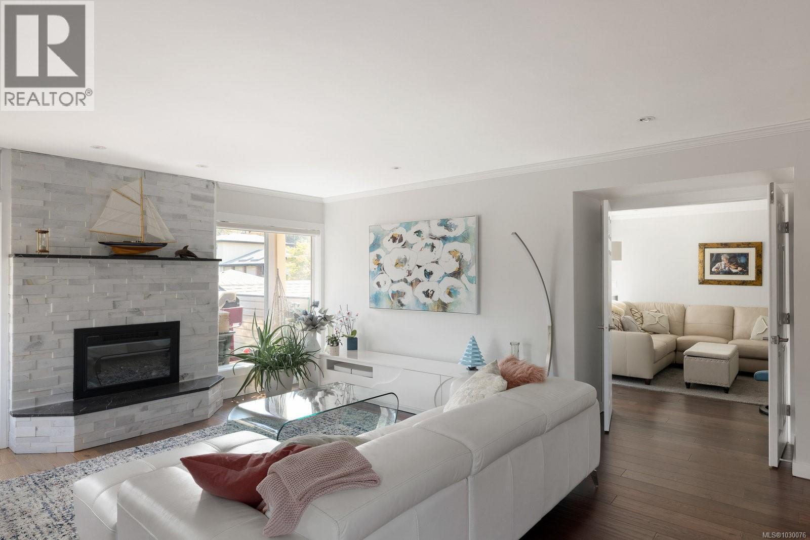 124 2345 Cedar Hill Cross Road, Oak Bay