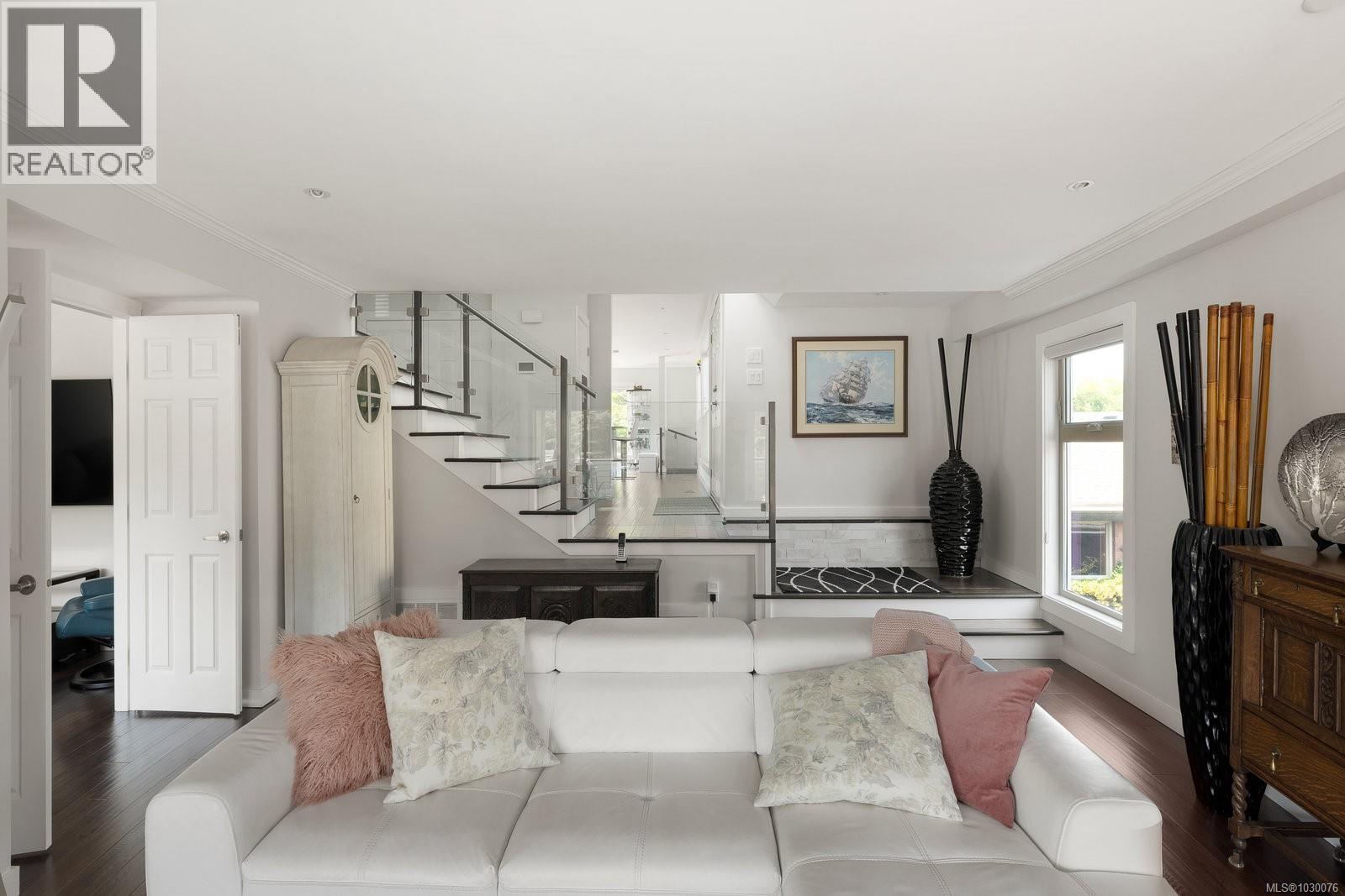 124 2345 Cedar Hill Cross Road, Oak Bay