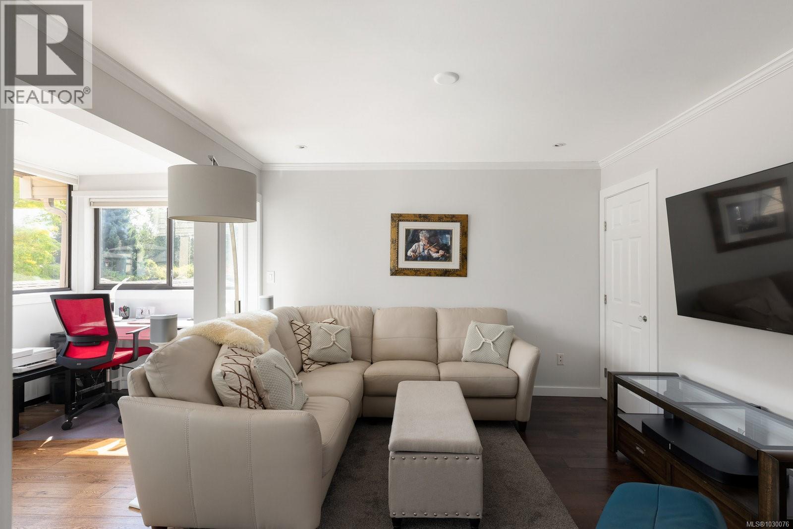 124 2345 Cedar Hill Cross Road, Oak Bay