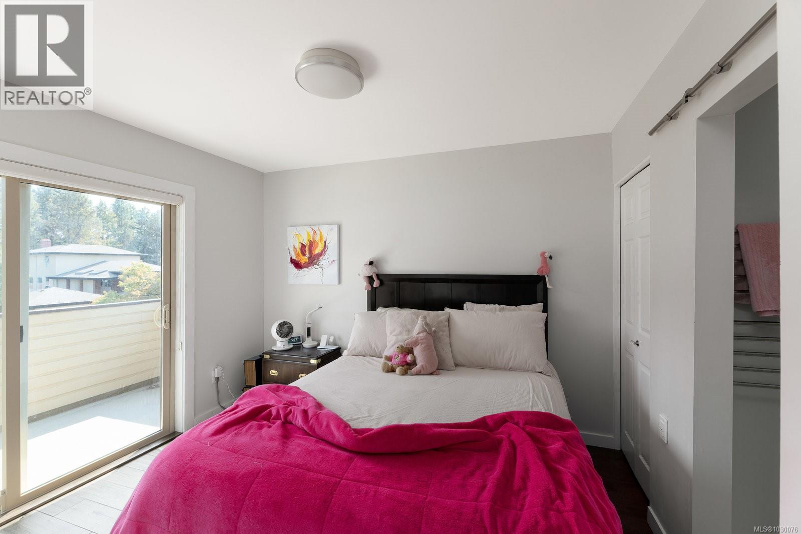 124 2345 Cedar Hill Cross Road, Oak Bay