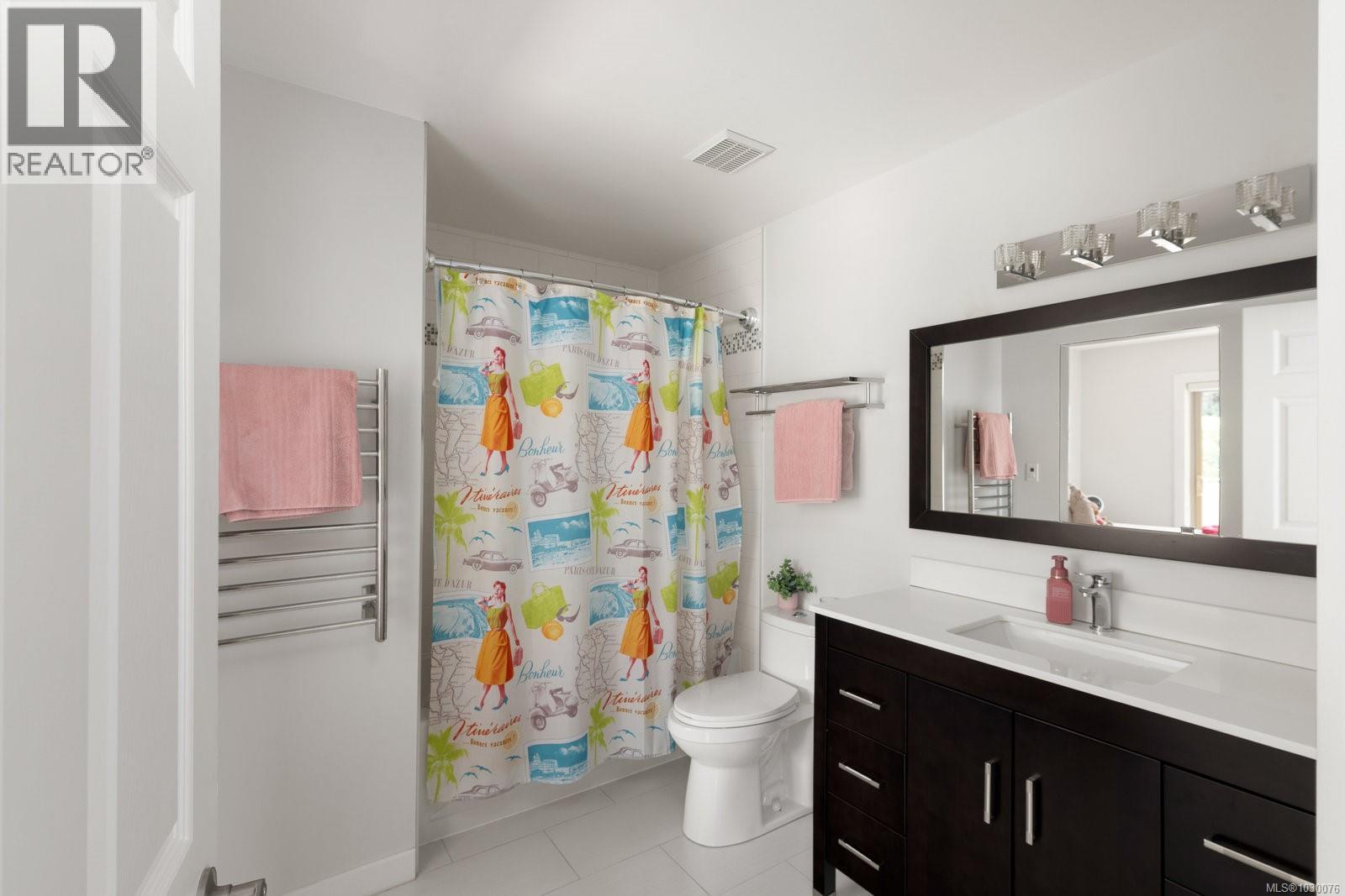 124 2345 Cedar Hill Cross Road, Oak Bay