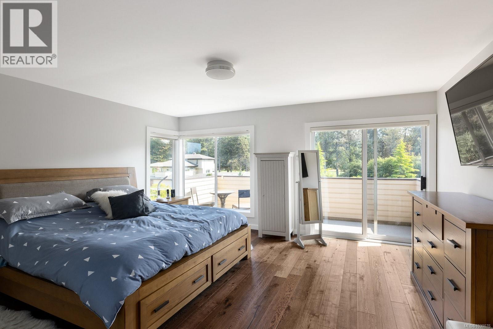 124 2345 Cedar Hill Cross Road, Oak Bay