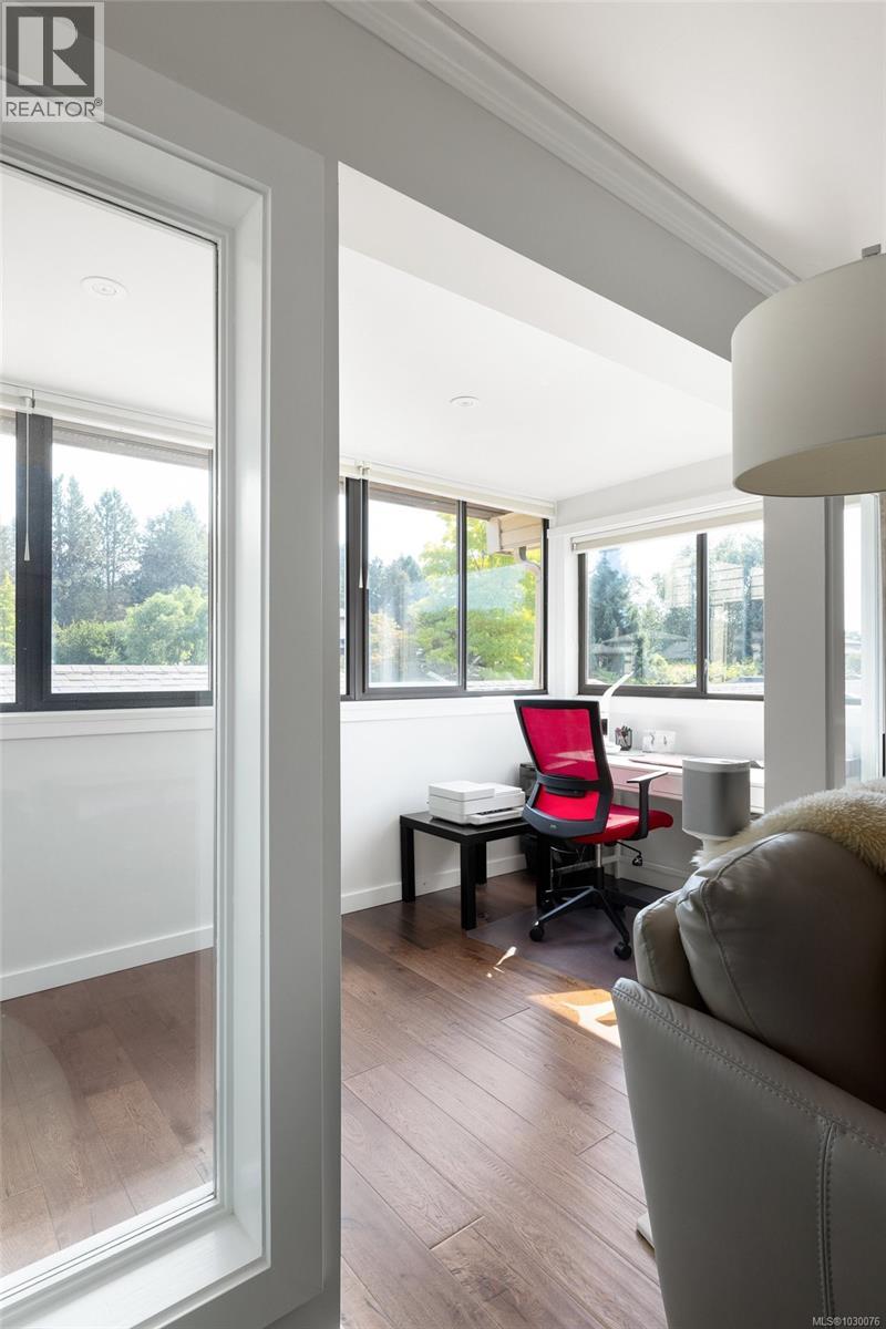 124 2345 Cedar Hill Cross Road, Oak Bay