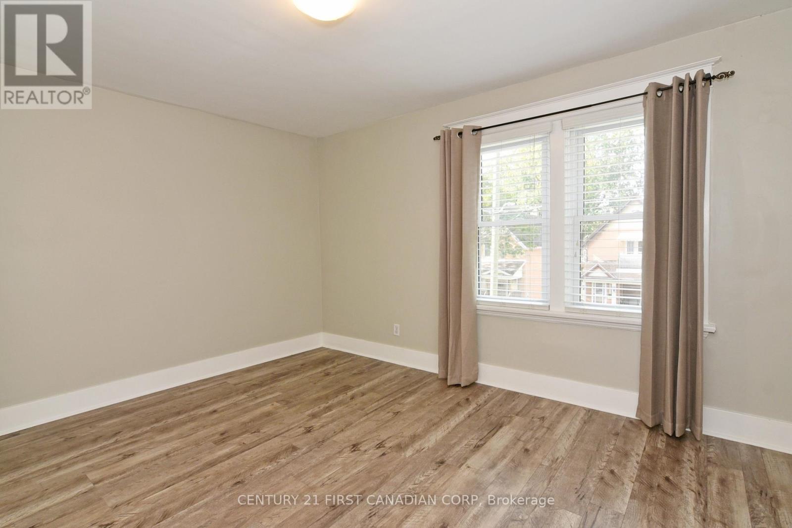 452 CHARLOTTE STREET - 20