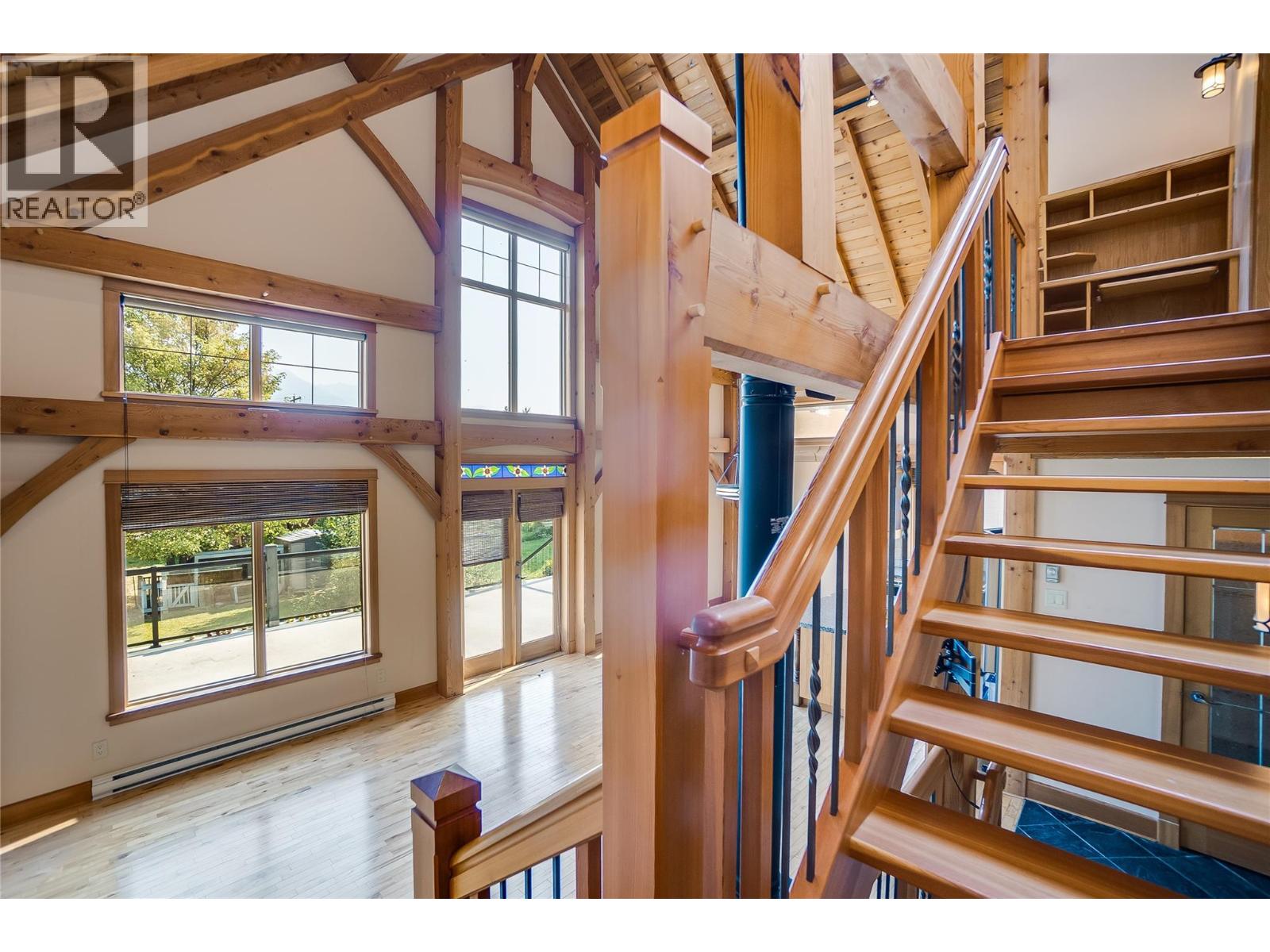  130 8th Street North, Kaslo