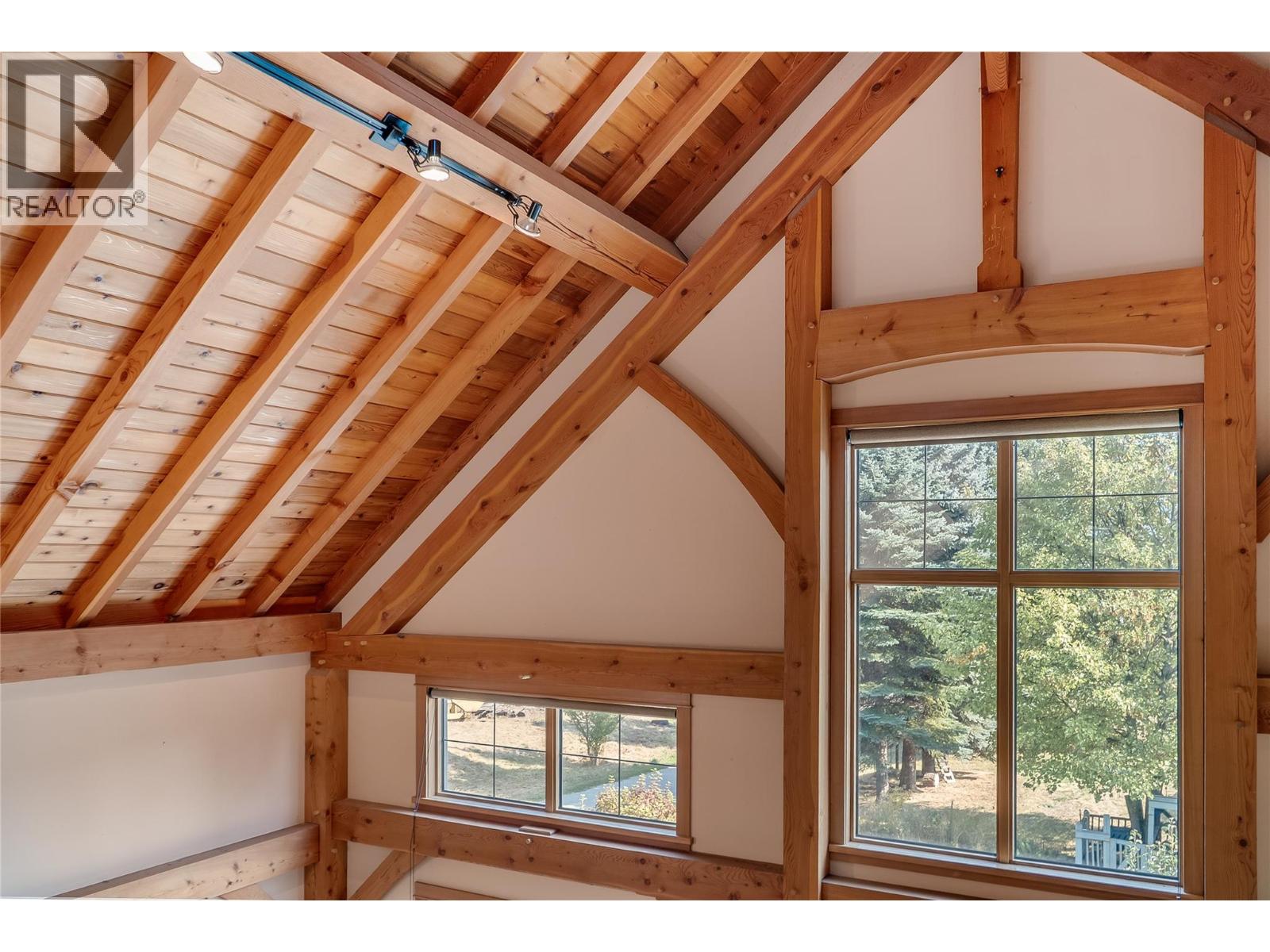  130 8th Street North, Kaslo