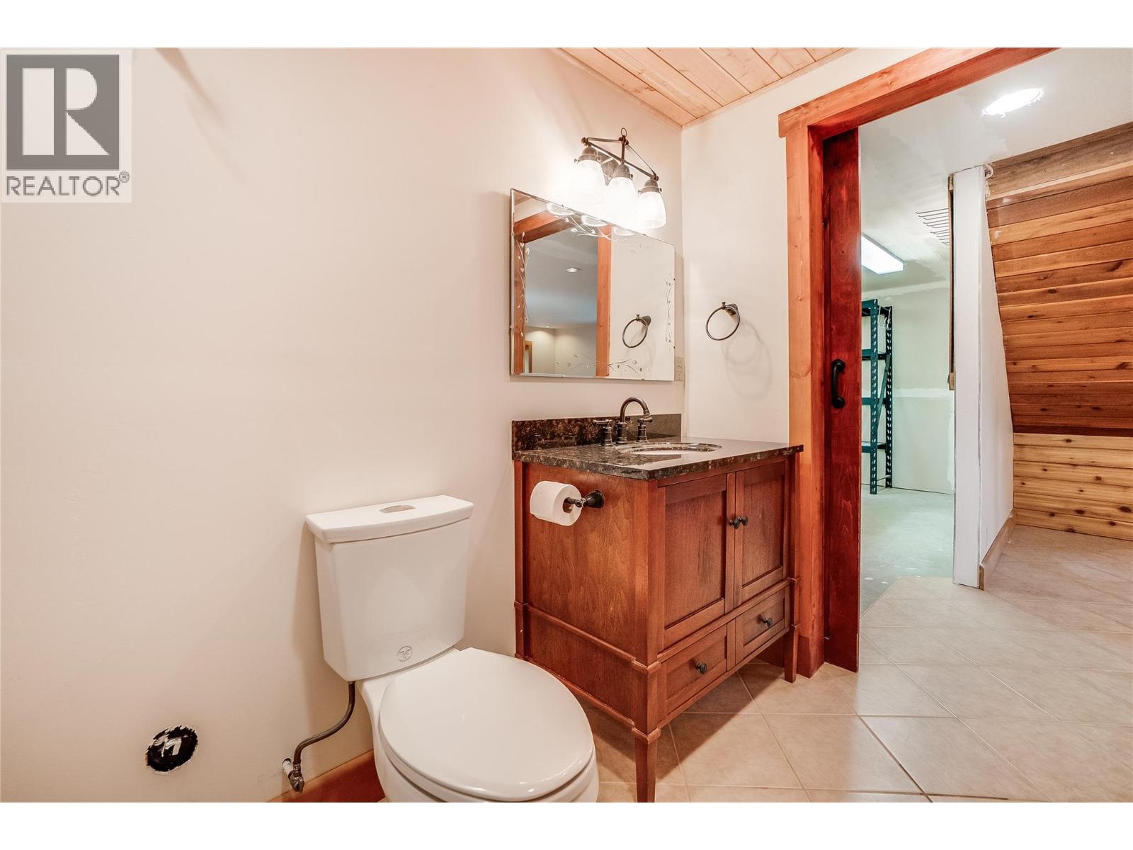 130 8th Street North, Kaslo