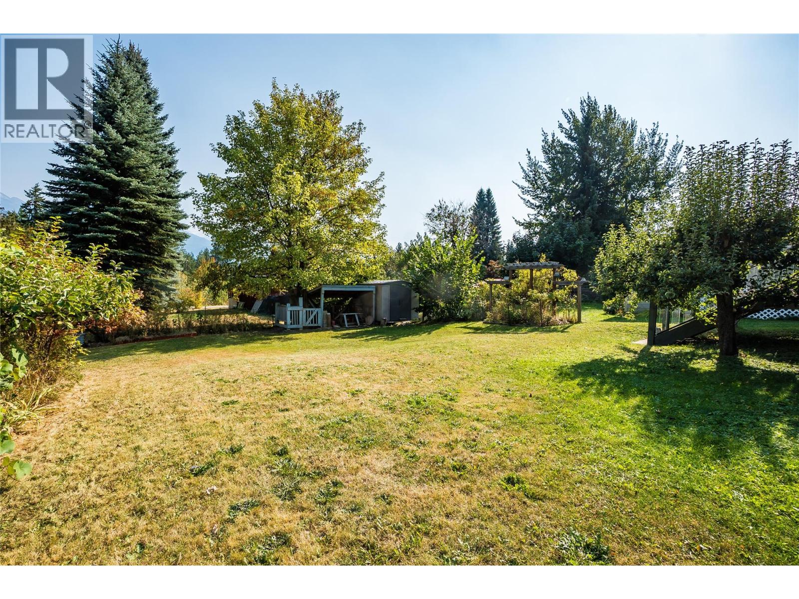  130 8th Street North, Kaslo