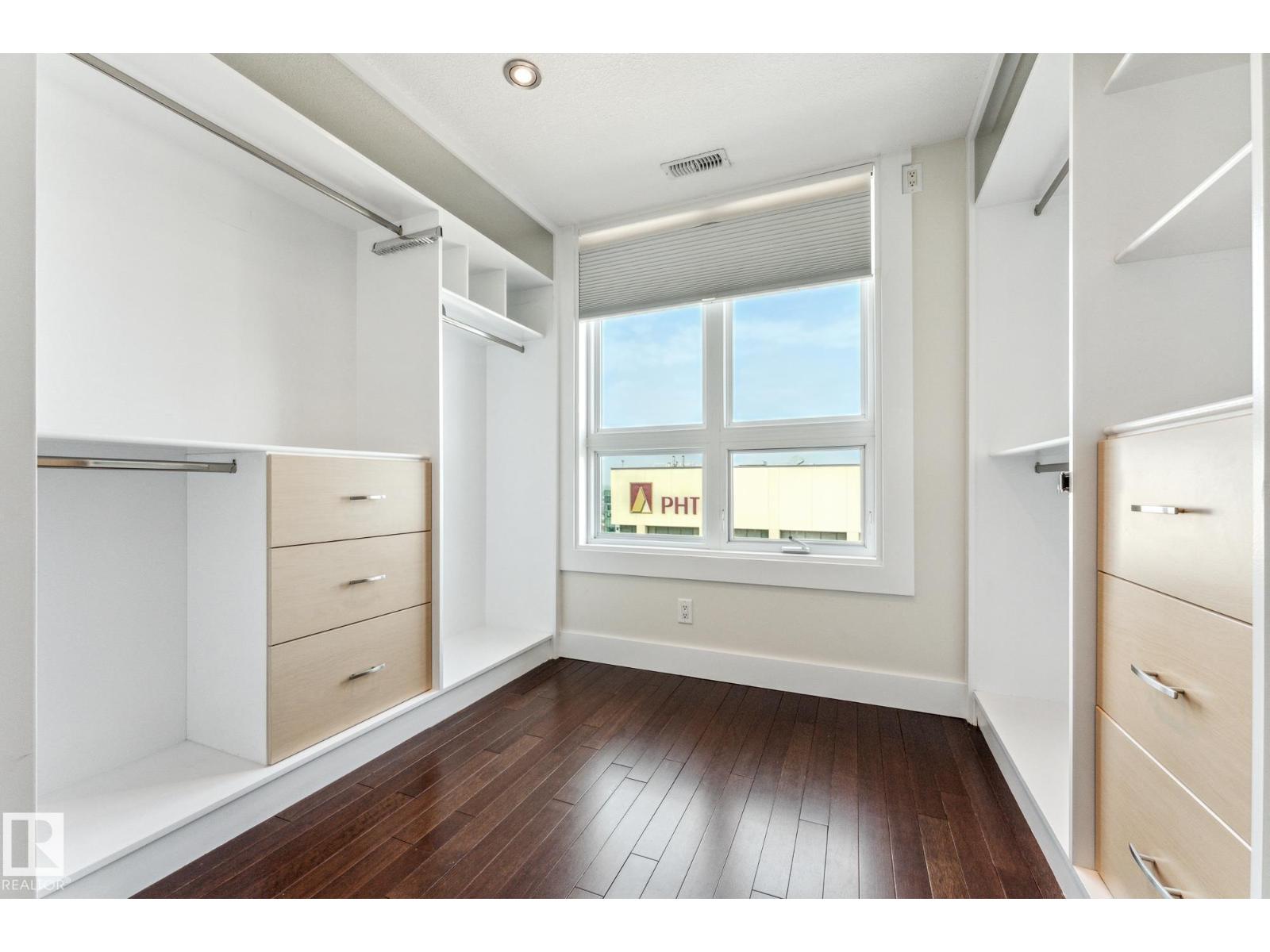 #PH04/1804 9939 109 ST NW - 24
