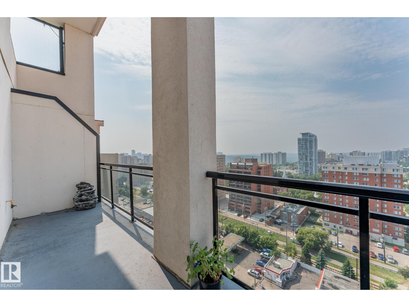 #PH04/1804 9939 109 ST NW - 36