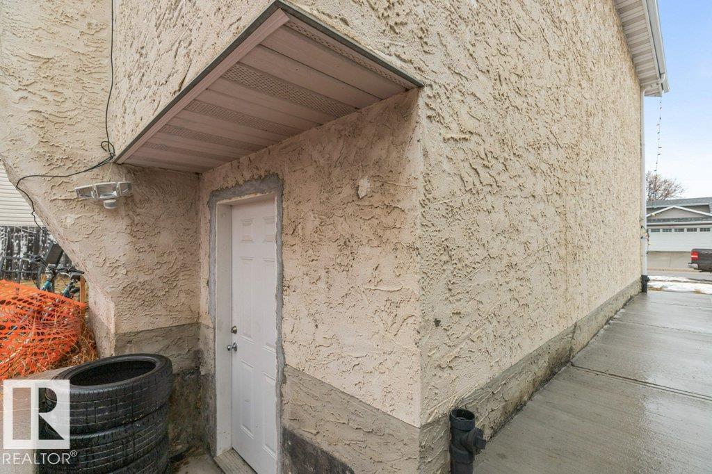 3132 49A ST NW - 32