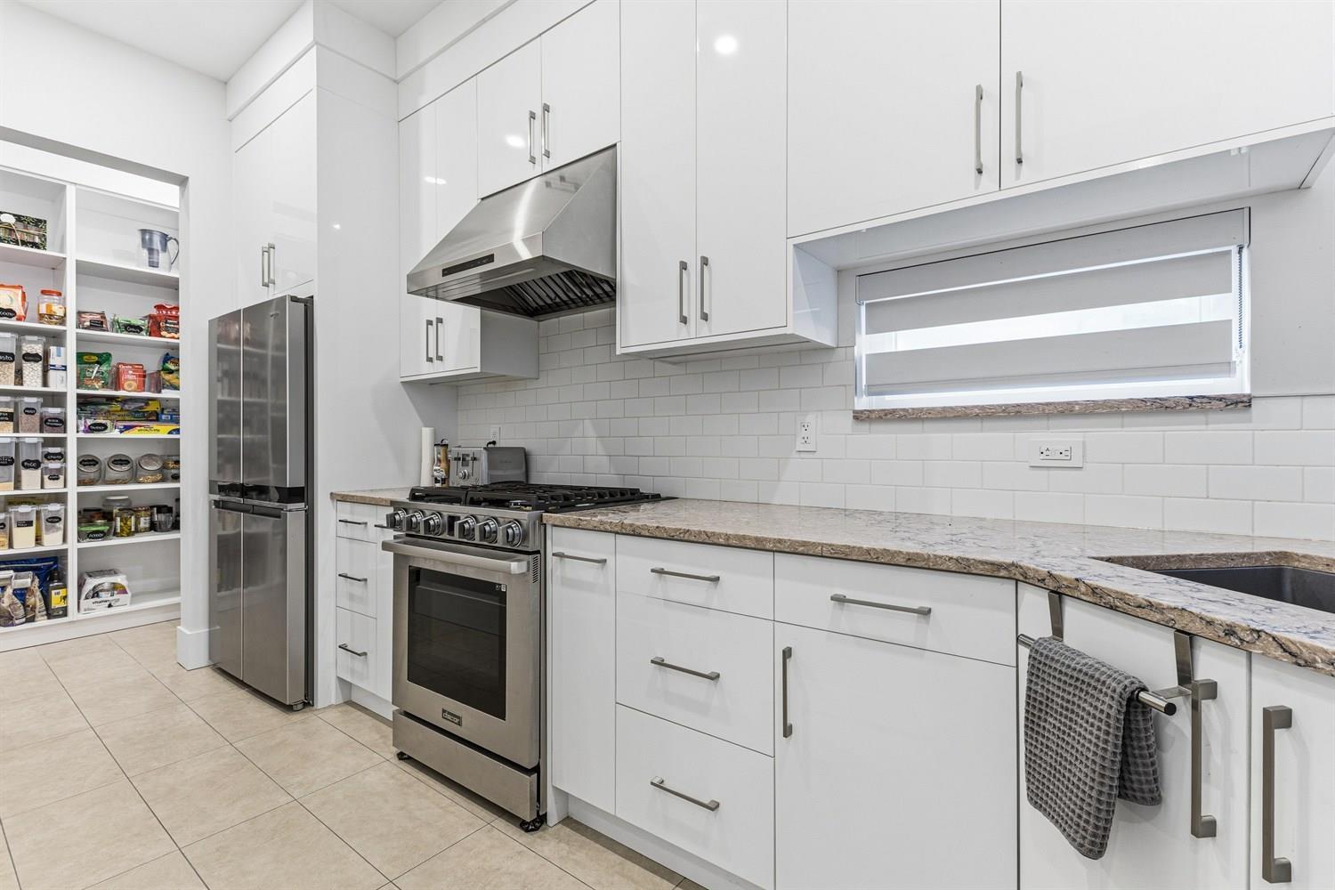 6460 MCKENZIE Drive, Delta