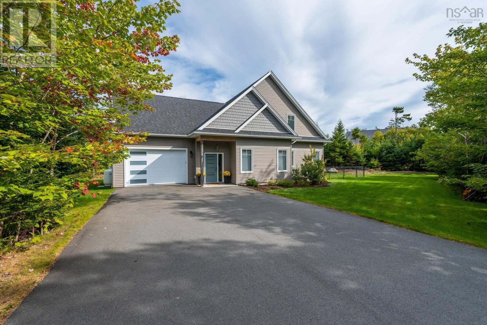 Property 27 of 49 of 3 Fiddlehead Way