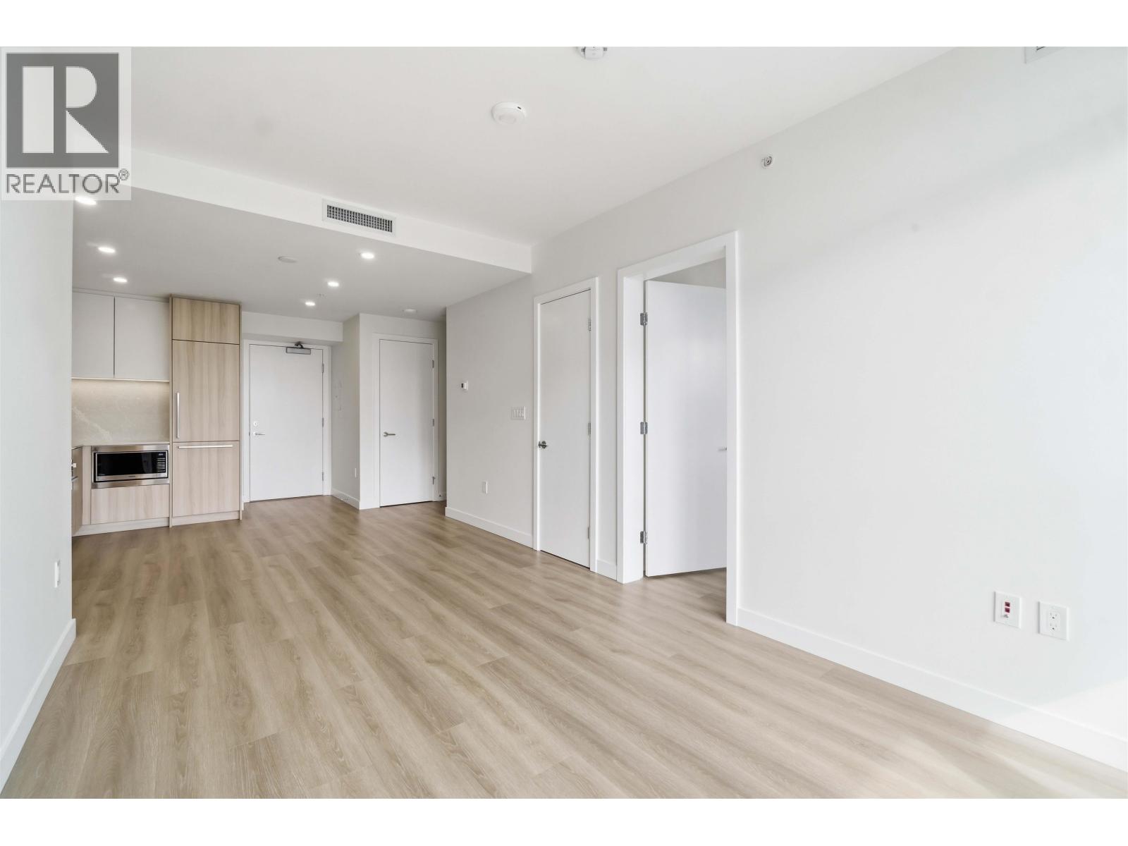 2505 6087 WILSON AVENUE