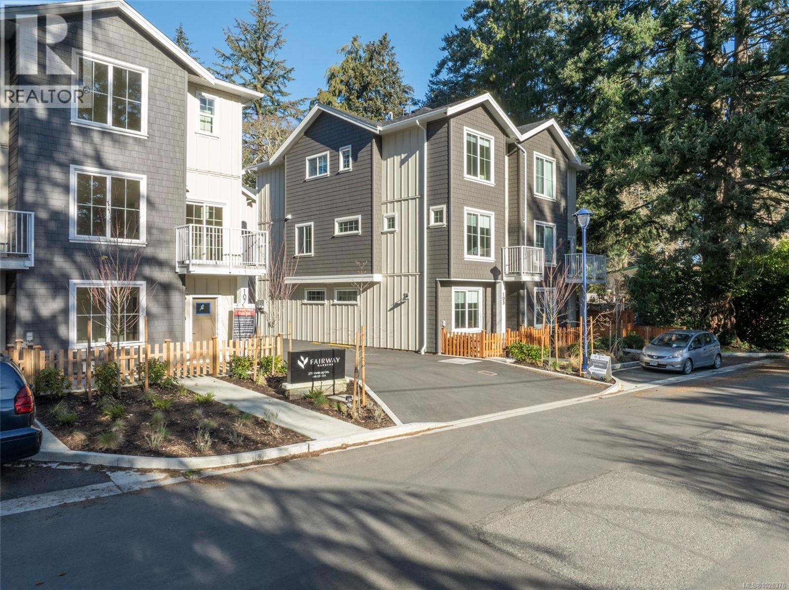 #209 2770 VANTILBURG CRES - 27