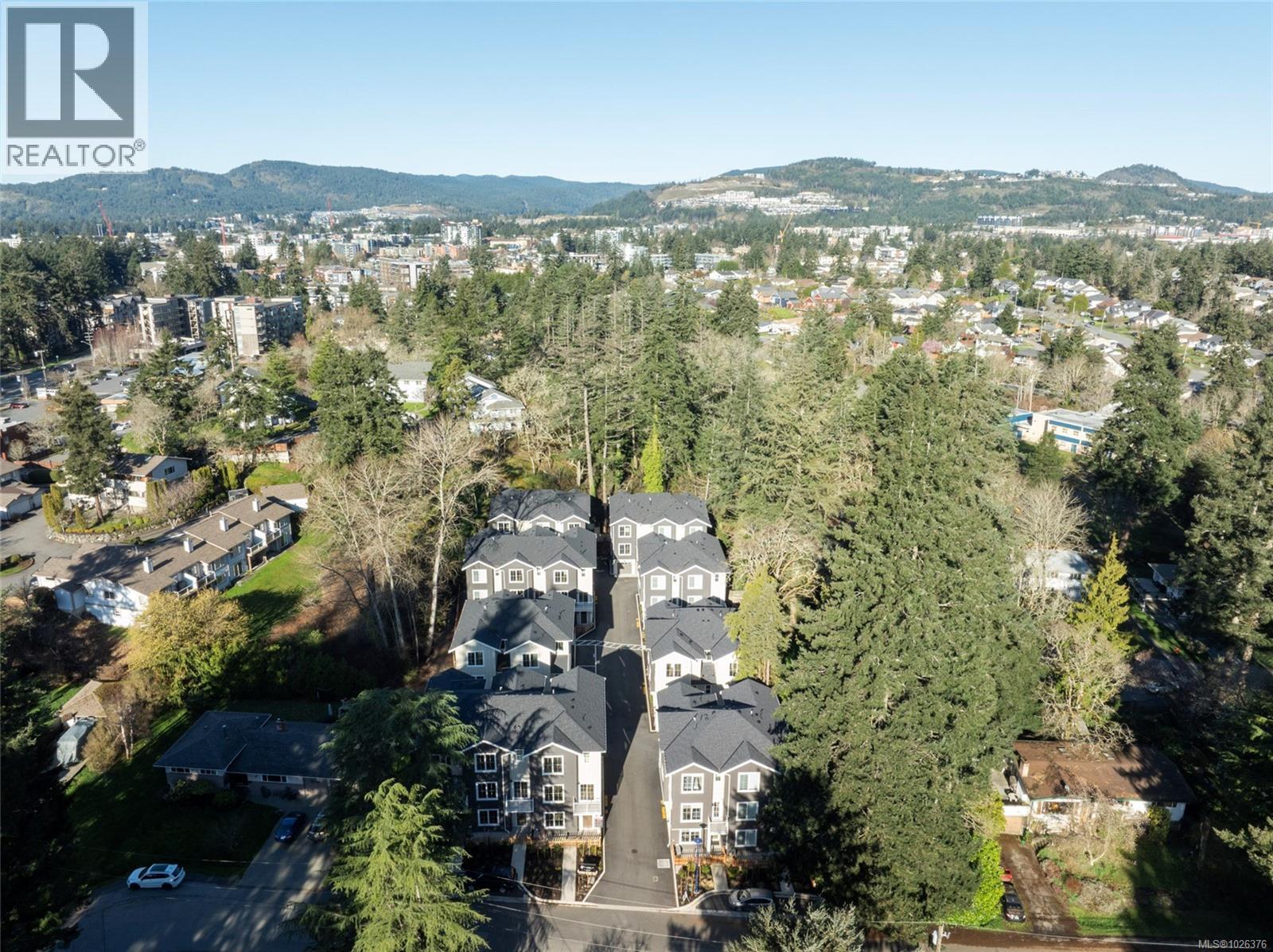 #209 2770 VANTILBURG CRES - 28