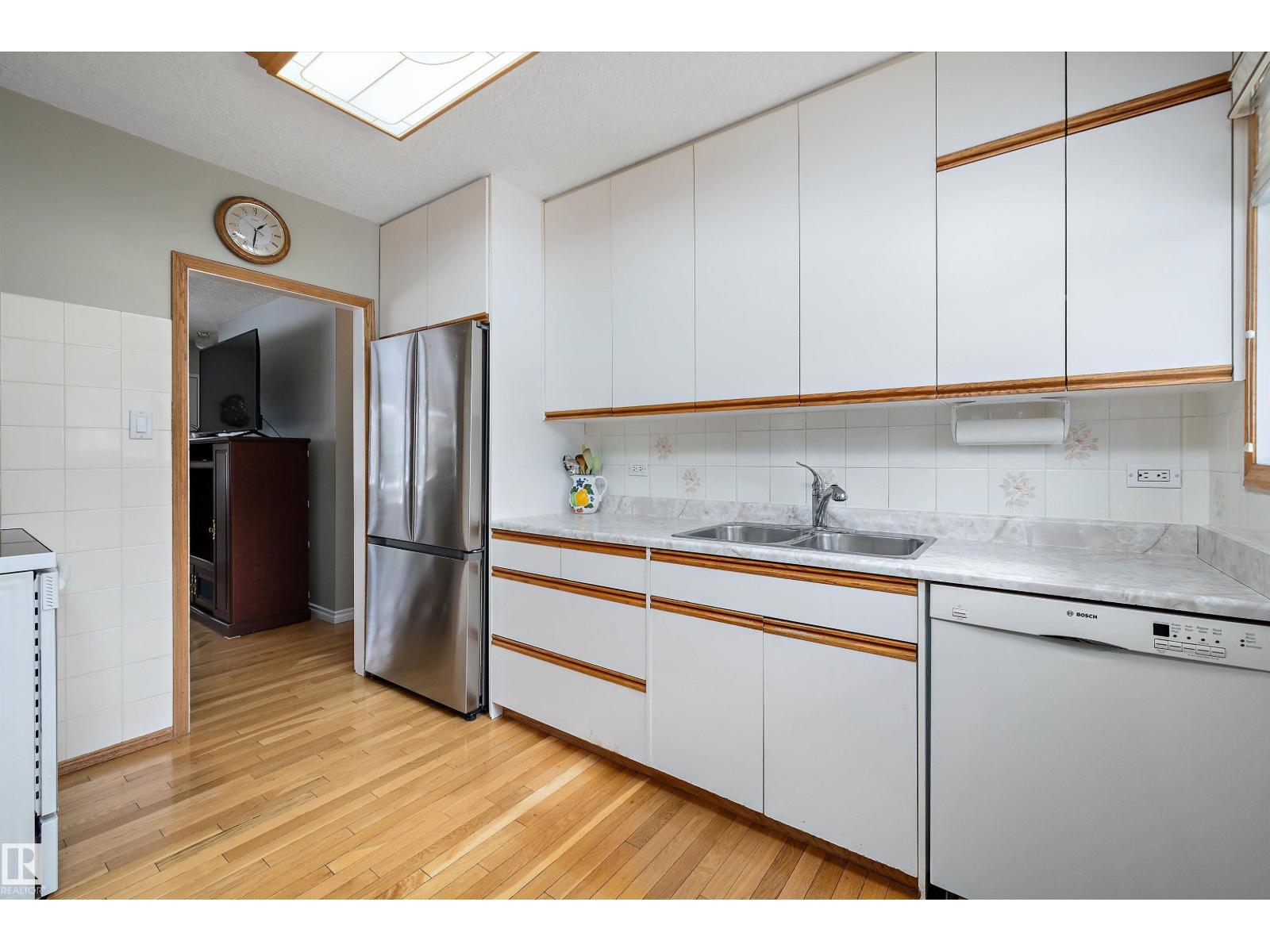 10815 131 ST NW — photo 9