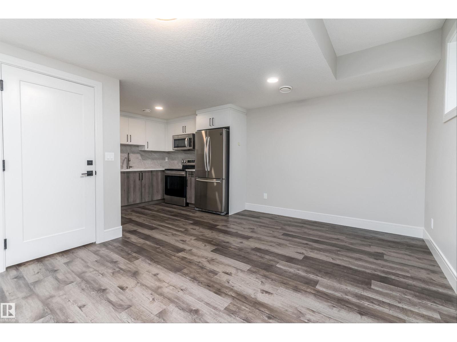 
          5221 ADMIRAL WALTER HOSE Street NW
            <br/>
            <span>Edmonton</span>
            , 
            <span>AB</span>
             <span>T5E6T5</span>
         - Photo 10