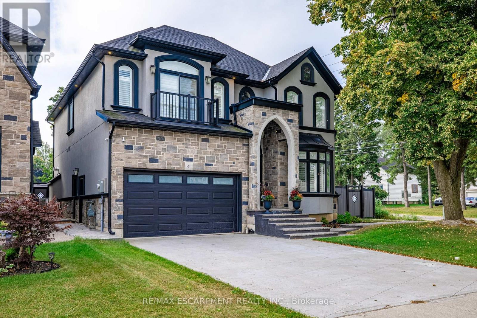 4 LOCKMAN DRIVE - 2