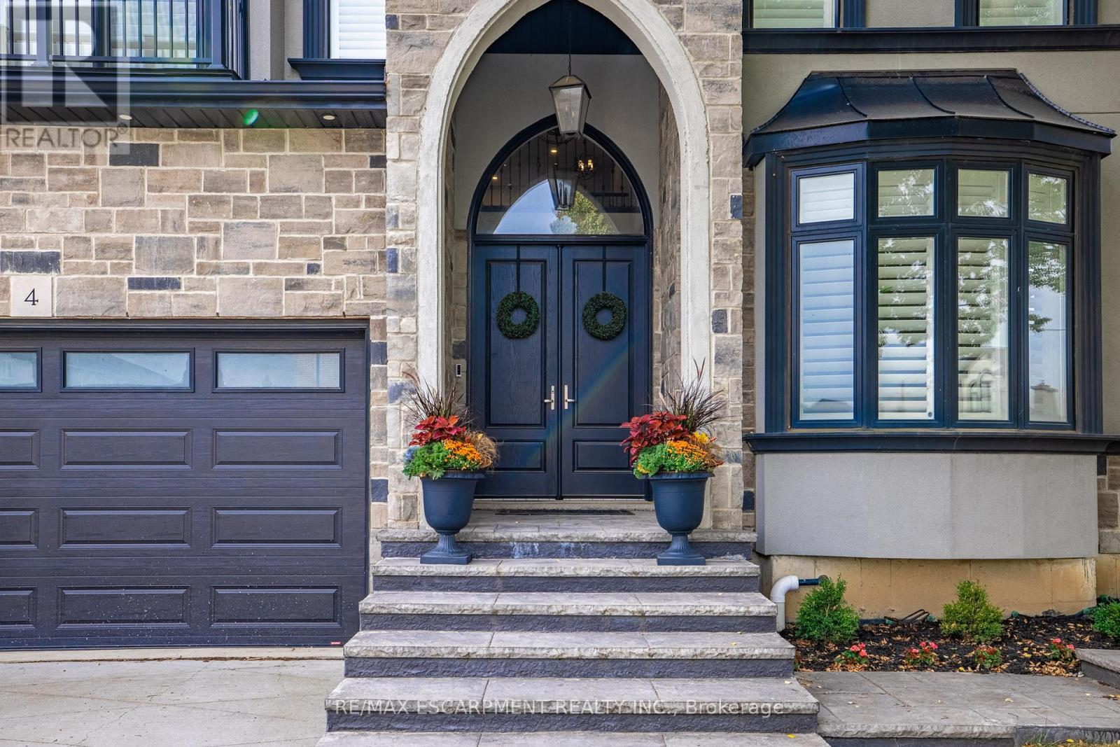 4 LOCKMAN DRIVE - 4