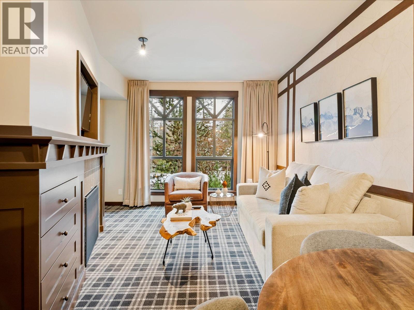315 4320 SUNDIAL CRESCENT, Whistler