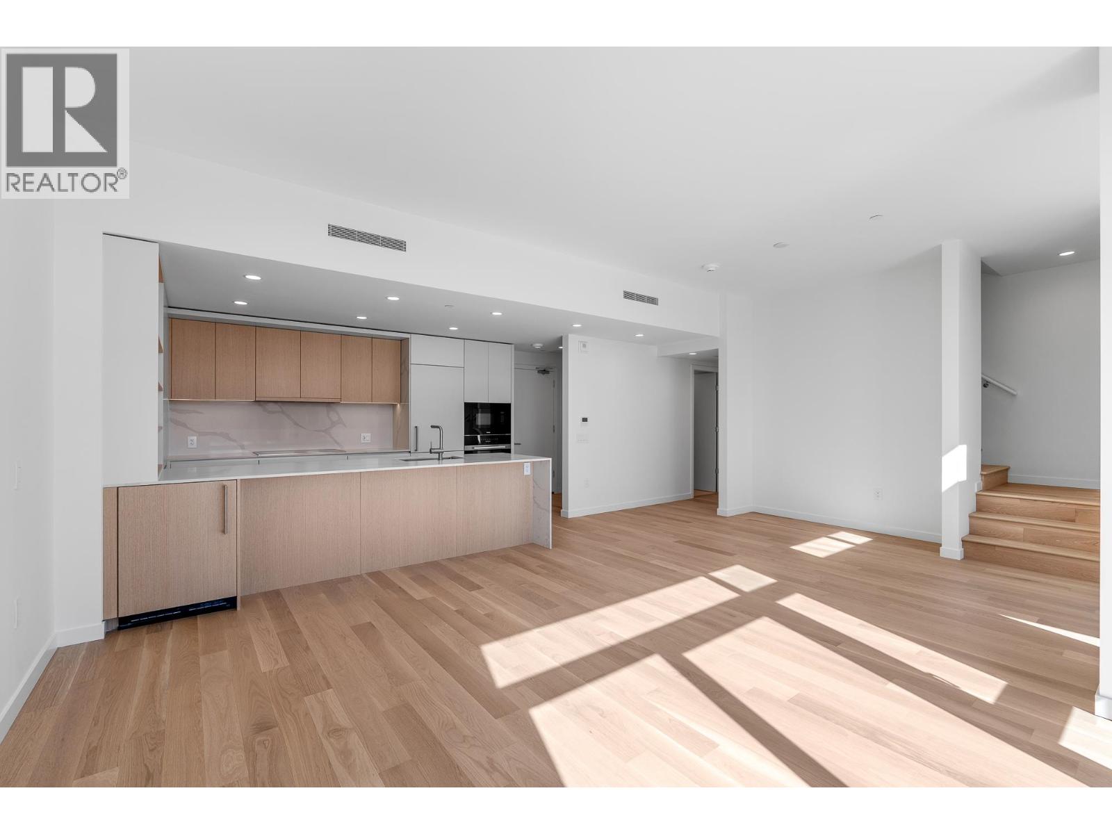 209 3963 UPLANDS WAY, West Vancouver